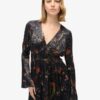 Abito midi in jacquard con maniche svasate