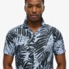 Camicia in lino stampata con colletto aperto