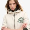 Felpa con cappuccio corta e comoda Athletic Essentials Felpa con cappuccio corta e comoda Athletic Essentials