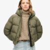 Giacca bomber sportiva Puffer con cappuccio Giacca bomber sportiva Puffer con cappuccio