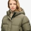 Giacca bomber sportiva Puffer con cappuccio Giacca bomber sportiva Puffer con cappuccio