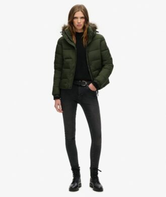 Giacca corta con cappuccio in stile pantaloncini