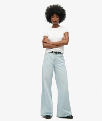 Jeans a zampa larga con orlo grezzo