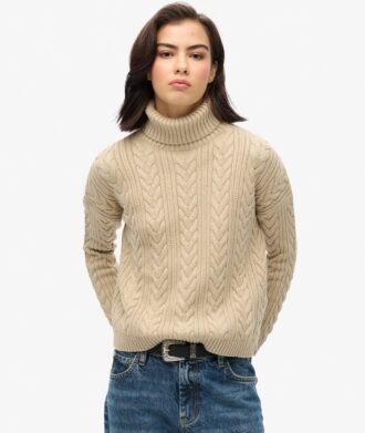 Maglione a collo alto con lavorazione a trecce e spalle scese