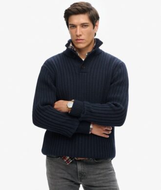 Maglione a coste con mezzo bottone