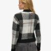 Maglione di maglieria con motivo squadrato