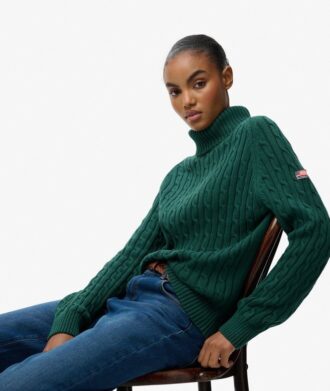 Maglione morbido a collo alto con trecce