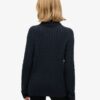 Maglione morbido a collo alto con trecce Maglione morbido a collo alto con trecce