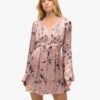 Miniabito in jacquard con maniche svasate Miniabito in jacquard con maniche svasate