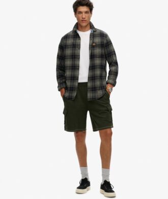 Pantaloncini cargo con cuciture a contrasto