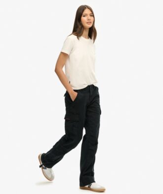 Pantaloni cargo a vita bassa e taglio dritto
