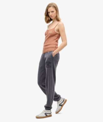 Pantaloni jogger Athletic Essentials con stampa Vintage