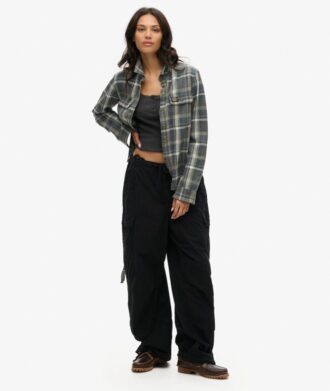 Pantaloni larghi da paracadutista