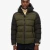 Puffer sportivo con cappuccio a blocchi di colore