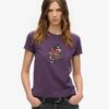 T-shirt aderente con piccolo tatuaggio in strass T-shirt aderente con piccolo tatuaggio in strass