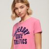 T-shirt aderente floccata Varsity