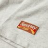 T-shirt comoda con grafica tono su tono