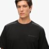 T-shirt comoda con logo Tech T-shirt comoda con logo Tech