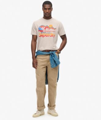T-shirt con grafica Great Outdoors
