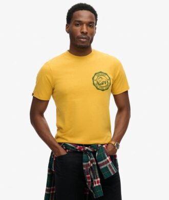 T-shirt con grafica Outdoor