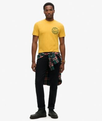 T-shirt con grafica Outdoor
