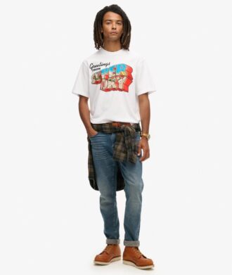 T-shirt con grafica “Travel Postcard”