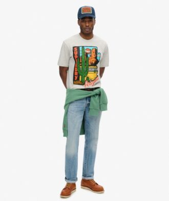 T-shirt con grafica “Travel Postcard”