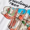 T-shirt con grafica “Travel Postcard” T-shirt con grafica “Travel Postcard”