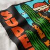 T-shirt con grafica “Travel Postcard” T-shirt con grafica “Travel Postcard”