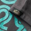 T-shirt con logo glitterato retrò