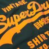 T-shirt con logo Vintage neon