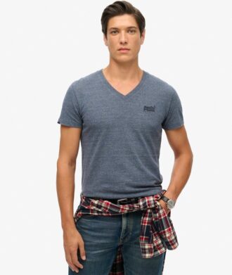 T-shirt con scollo a V e logo Essential in Organic Cotton