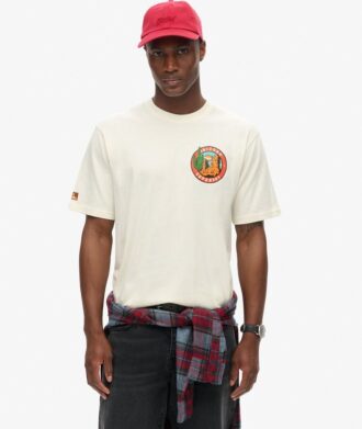 T-shirt con stampa “Travel Postcard Chest”