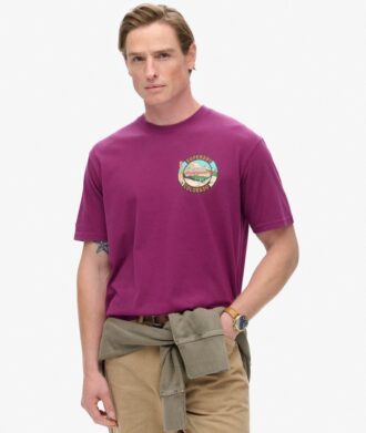 T-shirt con stampa “Travel Postcard Chest”