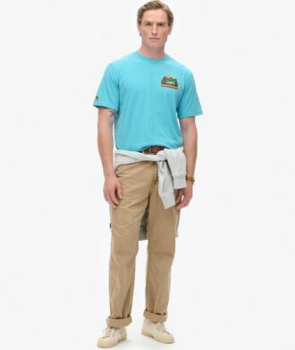 T-shirt con stampa “Travel Postcard Chest”