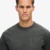T-shirt con tasca e cuciture a contrasto
