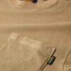 T-shirt con tasca e cuciture a contrasto