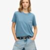 T-shirt con tasca tinta in capo e logo Essential