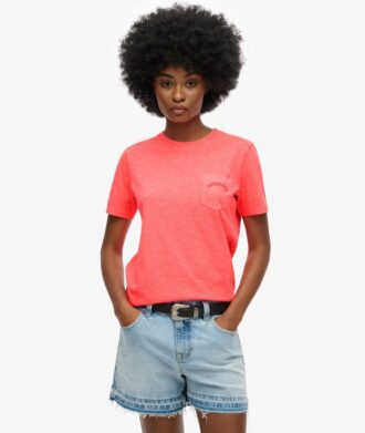 T-shirt con tasca tinta in capo e logo Essential
