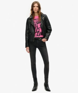 T-shirt punk con maniche ad aletta e decorazioni
