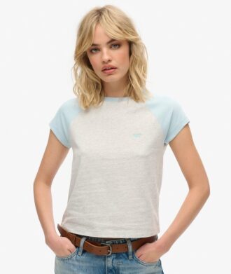 T-shirt raglan con logo Essential in Organic Cotton