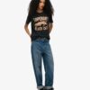 T-shirt relax con decorazioni in stile college T-shirt relax con decorazioni in stile college