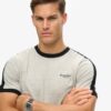 T-shirt retrò con logo Essential