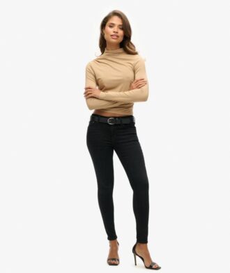 Top a maniche lunghe con collo alto arricciato