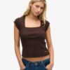 Top Athletic Essentials con scollo quadrato