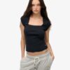 Top Athletic Essentials con scollo quadrato