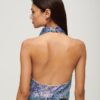 Top con paillettes, collo a cappuccio e scollo all’americana