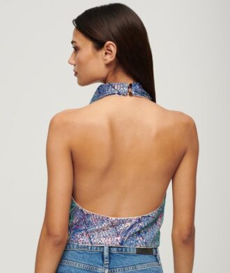 Top con paillettes, collo a cappuccio e scollo all’americana