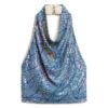 Top con paillettes, collo a cappuccio e scollo all’americana