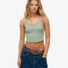 Top corto con spalline e bordi in pizzo Athletic Essentials